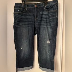 Time and Tru Mid-Rise Capri Jeans